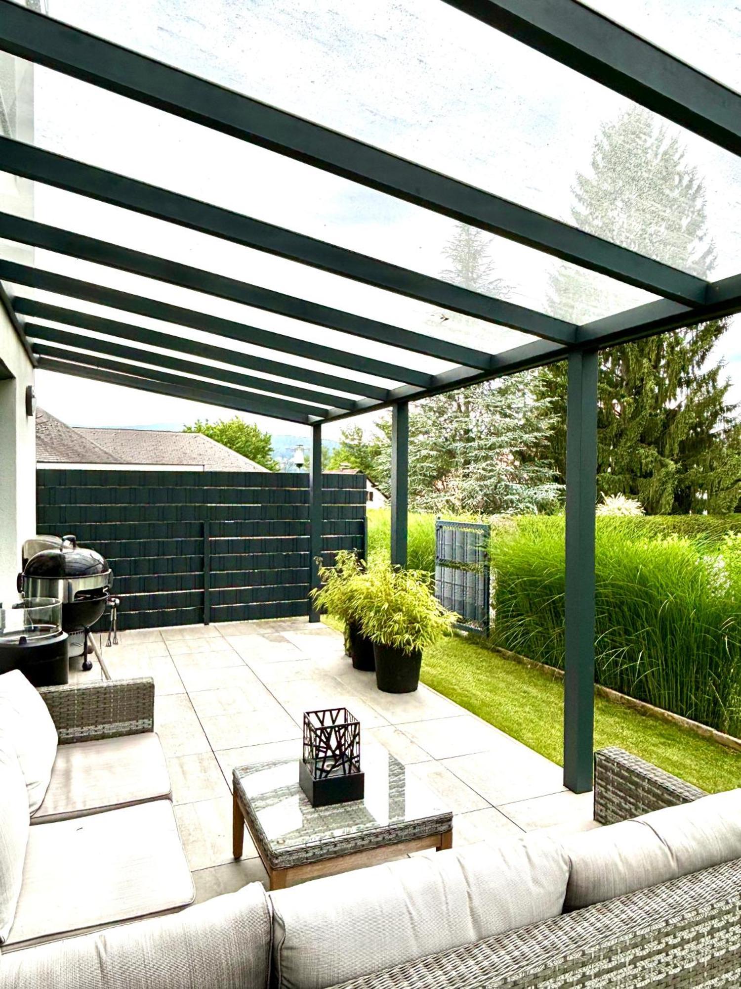 Schoene Wohnung Mit Terrasse Und Parkplatz Velden am Wörthersee Exteriör bild