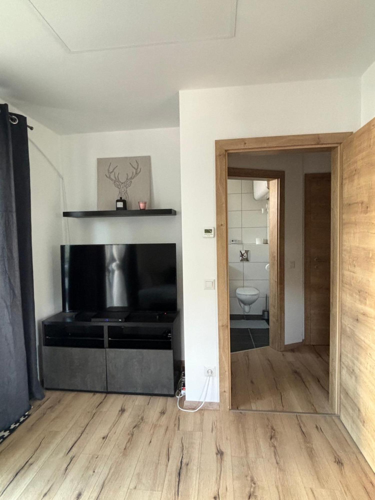 Schoene Wohnung Mit Terrasse Und Parkplatz Velden am Wörthersee Exteriör bild